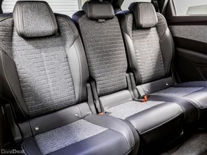 Peugeot 5008 Allure Hybrid Auto 145HP - Image 4