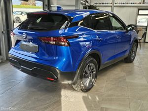 221 NISSAN QASHQAI PETROL HYBRID - Image 3