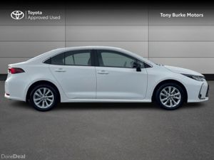 Toyota Corolla Saloon – LUNA- Save EUR 4,500 - Image 3