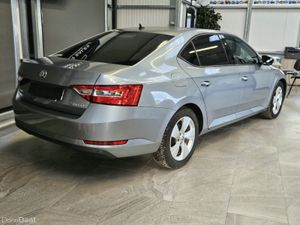 18 SKODA SUPERB STYLE DIESEL - Image 3