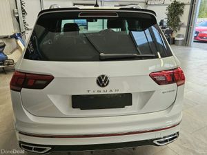 23 VOLKSWAGEN TIGUAN R-LINE PHEV - Image 3