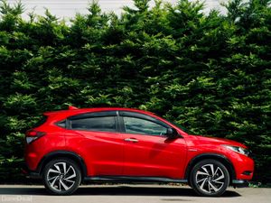 Honda Vezel RS Hybrid 2017 | Sporty Hybrid SUV - Image 4