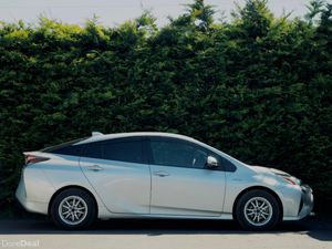 Toyota Prius 1.8 Hybrid 2018 - Image 4
