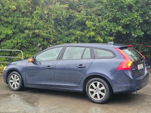 2013 VOLVO V60 ESTATE DIESEL AUTOMATIC  NCT'd€6900 - Image 4