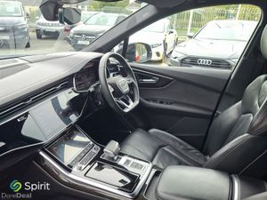 Audi Q7 S-LINE Black Edition 55 TFSI e - Image 3