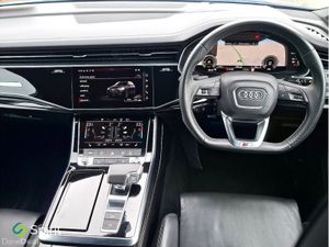 Audi Q7 S-LINE Black Edition 55 TFSI e - Image 4
