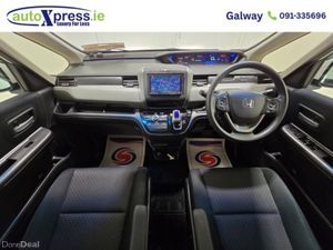 Honda Freed 5 SEATER 1.5 HYBRID Auto, Reversing ca - Image 4