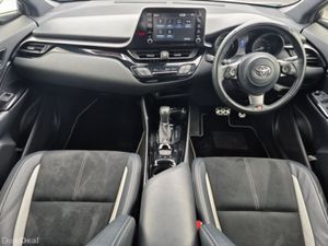 Toyota C-HR ** 1.8 HYBRID ** AUTO ** TRINITY MOTOR - Image 2