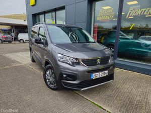 Peugeot Rifter 7 Seater Lowered Floor Wheelchair - Image 3