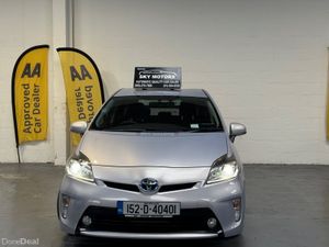 2015 Toyota Prius 1.8 Hybrid Automatic🚗 - Image 3