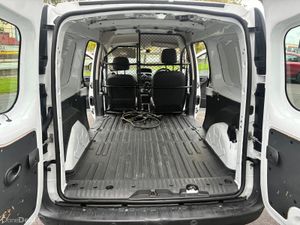 PRICE EX VAT - 30KWH - LOW KMS - LEATHER - NEW DOE - Image 3