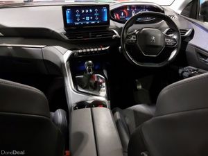 Peugeot 5008 1.2 PureTech 130bhp Allure - Image 3