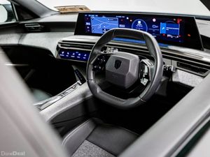 Peugeot 5008 Allure Hybrid Auto 145HP - Image 2