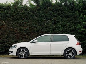 Volkswagen Golf TDI Comfort 2019 |  Economical - Image 2