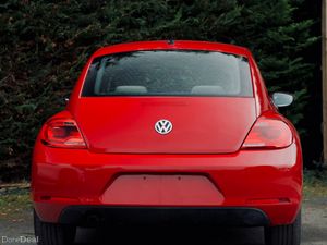 Volkswagen Beetle 2015 | Iconic Style - Image 4