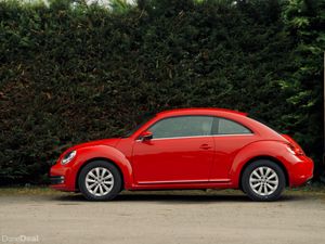 Volkswagen Beetle 2015 | Iconic Style - Image 2