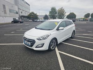 Hyundai i30 1.6 DIESEL, TOURER DELUXE MODEL, NEW N - Image 3