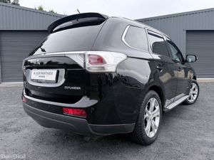Mitsubishi Outlander 131’ 4WD 7 SEATER/SUNROOF - Image 4