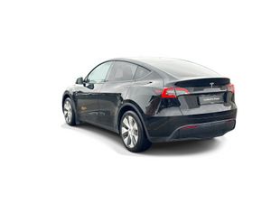 Tesla Model Y 2023 - Image 2