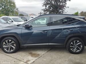 Hyundai Tucson 2WD Executive Plus - Image 4