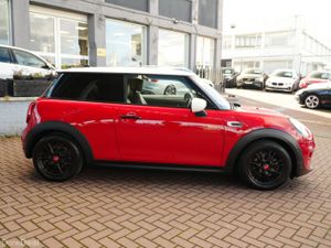 2021 MINI COOPER D 1.5 DIESEL 3DR HATCHBACK AUTO - Image 3