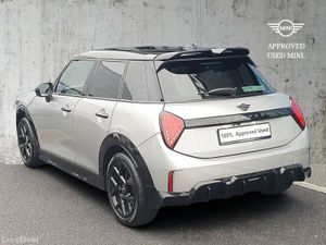 Mini Cooper Cooper C 5 Door - Image 3