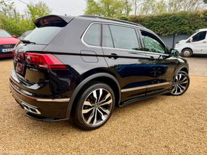 2023 Volkswagen Tiguan R-Line 1.4tsi Phev - Image 3