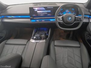 BMW i5 eDrive40 Sport Edition Touring - Image 4