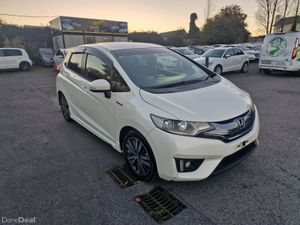 2014 Honda Fit 1.5L Hybrid Sports Edtion Low Miles - Image 2