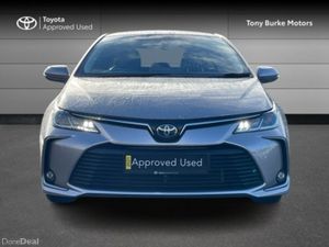 Toyota Corolla Saloon - Luna Edition - 1.8 Hybrid - Image 4