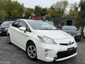 2014 Toyota Prius Hybrid - Image 2
