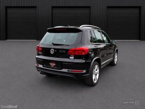 Volkswagen Tiguan 1.4 Petrol BlueMotion R-Line DSG - Image 4