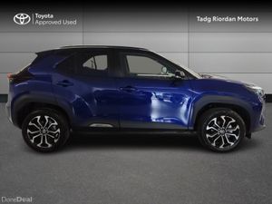 Toyota Yaris Cross LUNA SPORT BI TONE - Image 3