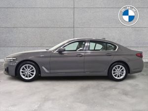 BMW 5-Series 520d SE Saloon - Image 4