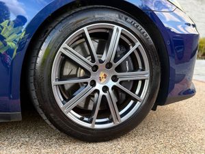 242 Porsche Panamera 4 Air Suspension great spec - Image 4