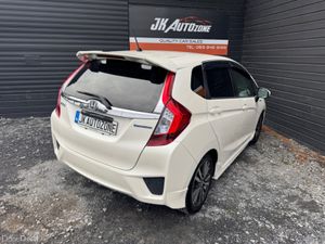 Honda Fit 1.5 HYBRID AUTO - Image 4