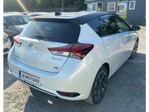 Toyota Auris BRICK LANE AUTOMATIC 1.8 PETROL HYBRI - Image 4