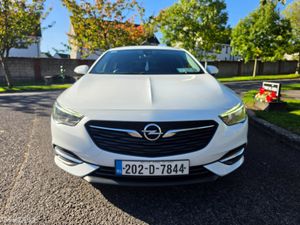 Opel Insignia 1.6 diesel ( New NCT and TAXED ) - Image 3