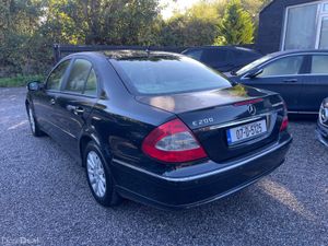 07 Mercedes E200 1.8 - Image 4