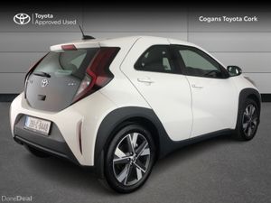 Toyota Aygo X Aygo X HEV Pulse - Image 2