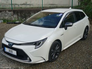 2020 Toyota Corolla Touring WxB Hybrid - Image 3
