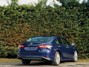 Toyota Camry G Leather 2017 | Blue | Only 54K Kms - Image 3