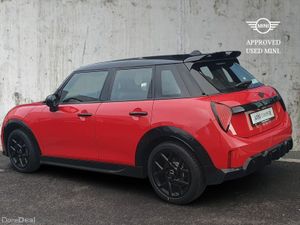 Mini Cooper Cooper C 5 Door - Image 3