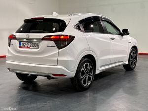 Honda Vezel 1.5 AUTO - HEATED SEATS - REVERSE CAME - Image 4