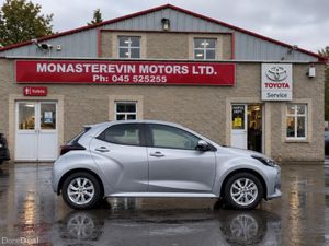 Toyota Yaris HEV LUNA 4DR AUTO - Image 3