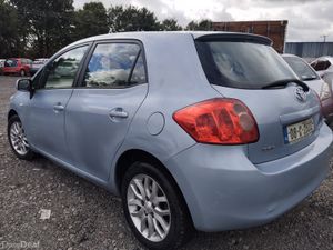 Toyota Auris 2008 - Image 2