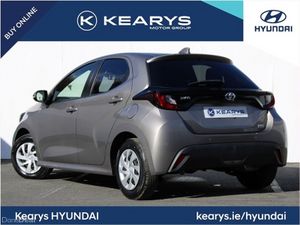 Toyota Yaris YARIS - HYBRID - Image 2