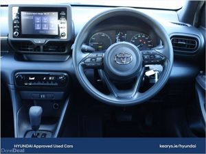 Toyota Yaris YARIS - HYBRID - Image 4
