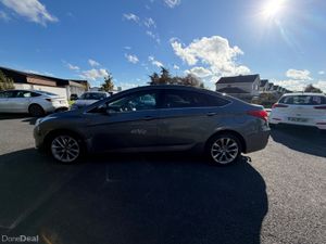 STUNNING 2014 AUTOMATIC HYUNDAI I40 TOP SPEC - Image 4