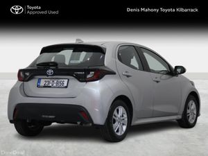 Toyota Yaris HYBRID LUNA - Image 2